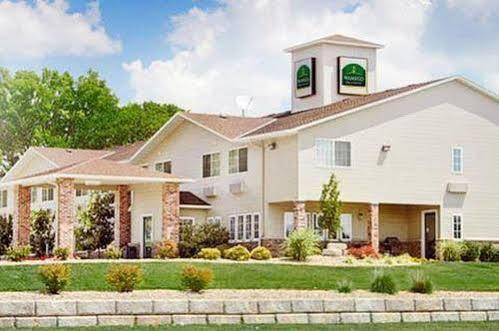 Wamego Inn And Suites Exterior foto